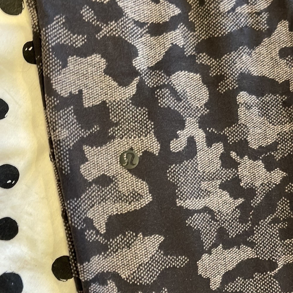 Lululemon Rulu Joggers💜 - Picture 2 of 3